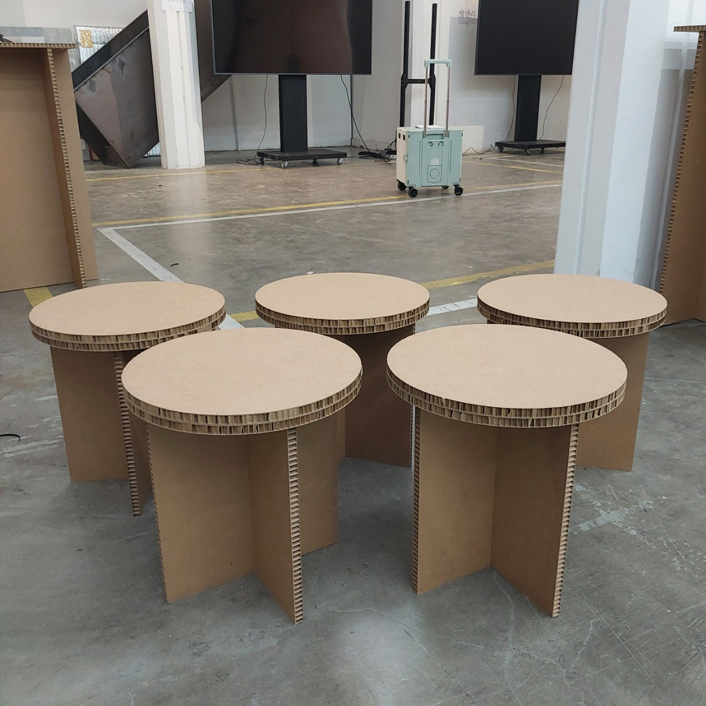 [Chair] Honeycomb Board